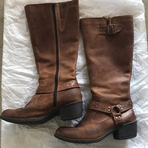 Born (bøc) leather boot